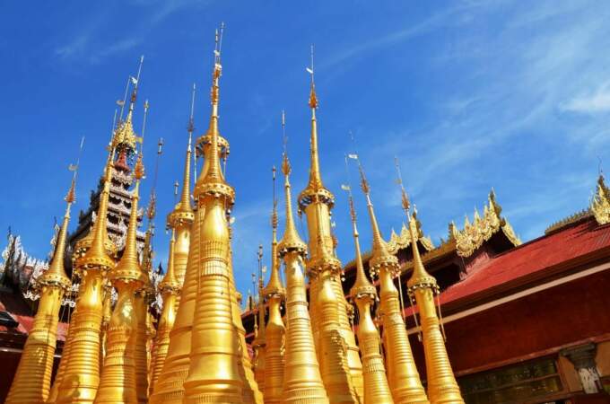Vue d'une pagode restaurée en Birmanie, par la GEOnaute marie rolland
