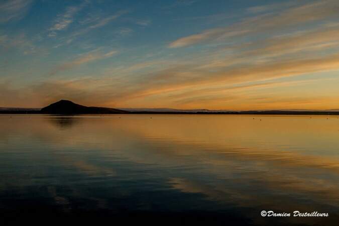 Au bord du lac Mývatn, les couchers de soleil de minuit sont spectaculaires