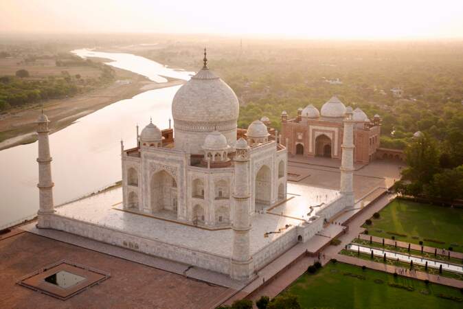 Palais du Taj Mahal, au bord de la rivière Yamuna, en Inde