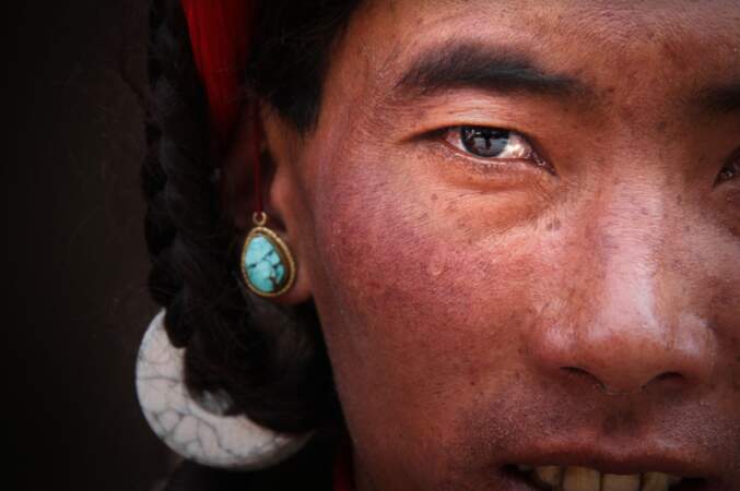 Au Tibet, droit dans les yeux