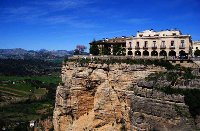 Située sur le bord d'un plateau rocheux, Ronda offre un panorama superbe sur les paysages andalous. Espagne