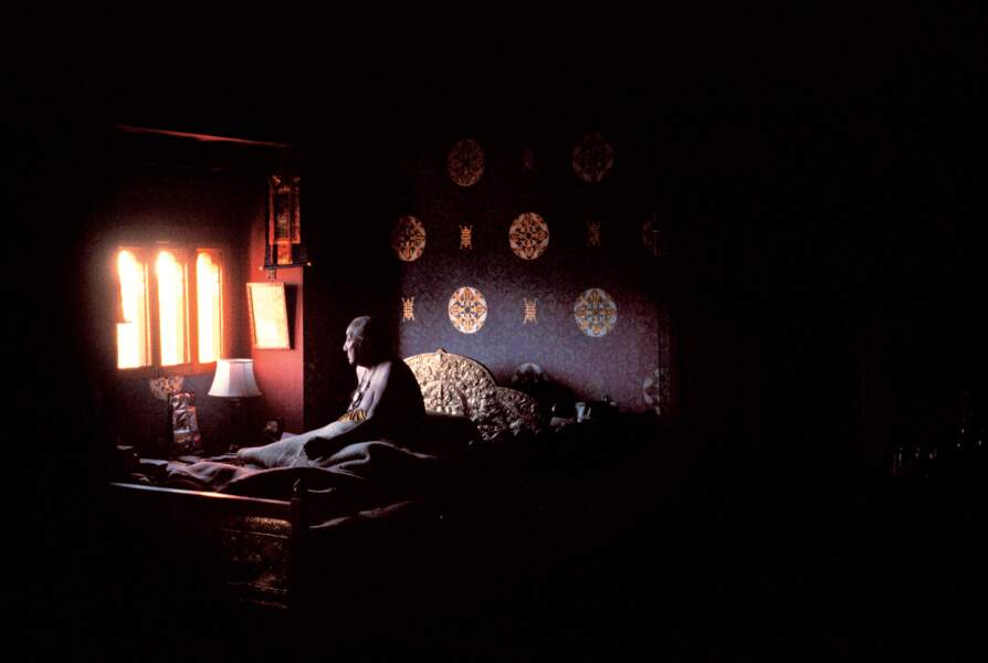 Dilgo Khyentsé Rinpotché accomplissant ses prières matinales, Bhoutan, 1984