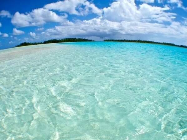 Les eaux limpides de Tahiti, en Polynésie française