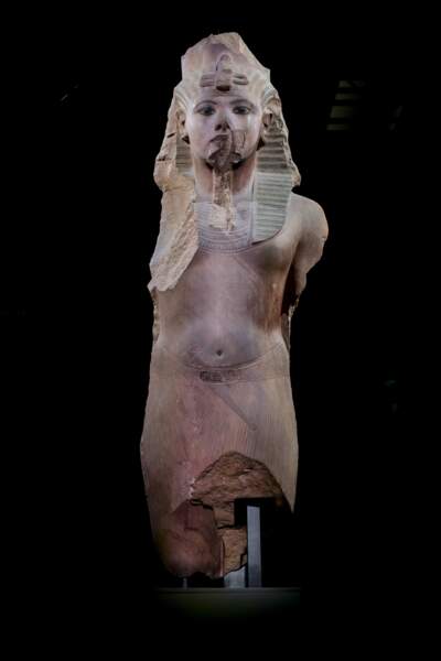 Statue colossale de Toutankhamon usurpée par Horemheb