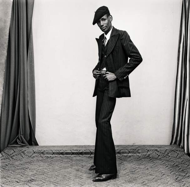 Un gentleman en position, 1980