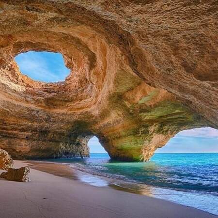 La grotte de Benagil, au Portugal