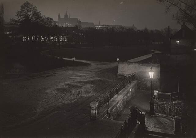 Prague pendant la nuit, vers 1950–1959