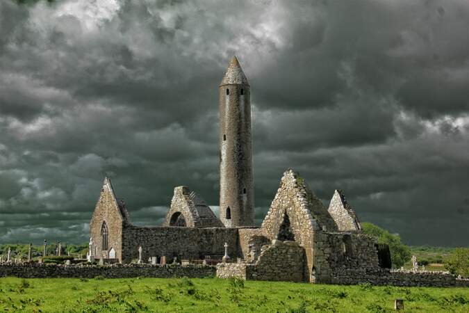 Monastère de Kilmacduagh, comté de Galway