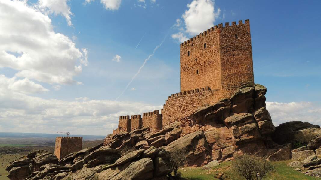 Le château de Zafra, dans la province espagnole de Guadalajara : tour de la Joie, à Dorne (où meurt Lyanna Stark)