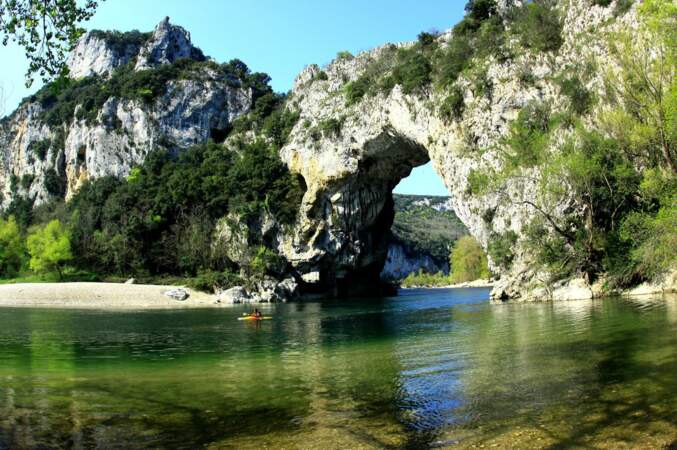 Le Pont d'Arc, site de la grotte Chauvet (Ardèche)