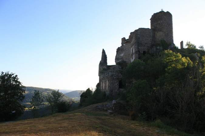 Auvergne - Léotoing et son château