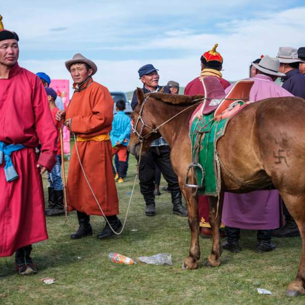 Mini Naadam organisé dans la steppe mongole, au programme courses de chevaux 