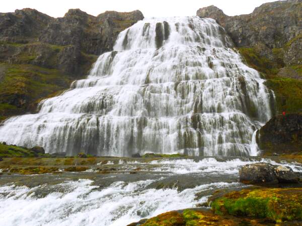 La cascade Dynjandi dans les fjords de l'Ouest en Islande