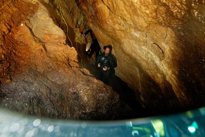 Des caméras de surveillance dans les grottes