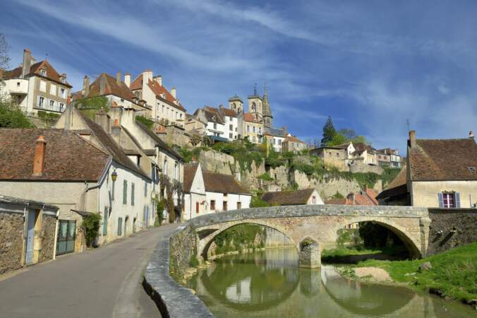 Cité médiévale de Semur-en-Auxois (Côte d'Or, Bourgogne)