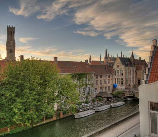 Les canaux de Bruges en bateau
