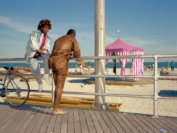 Couple en tenue décontractée sur la promenade du front de mer, Atlantic City,1989