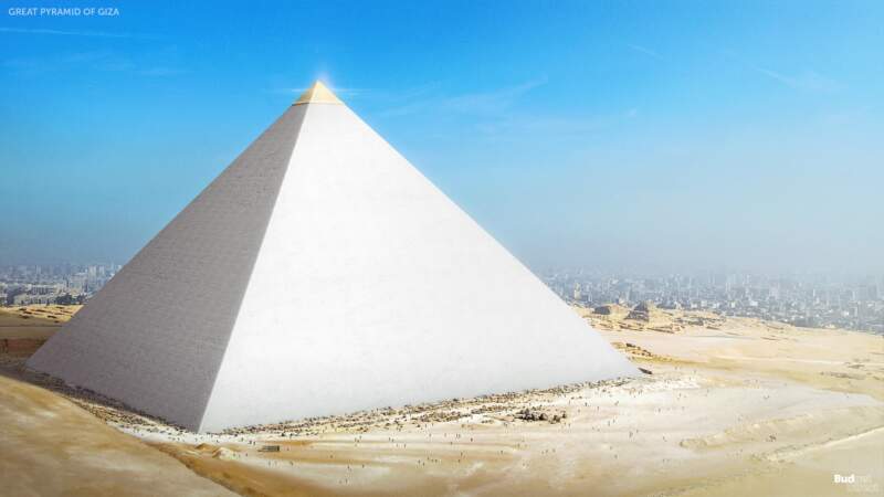 2 - La pyramide de Khéops à Gizeh 