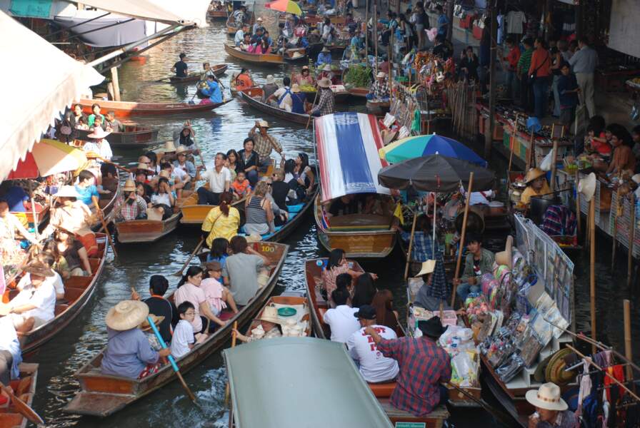 Les marchés flottants traditionnels autour de Bangkok
