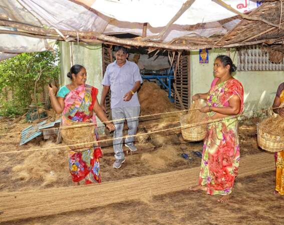 Fabrication de cordes avec la fibre des noix de coco, Inde du sud