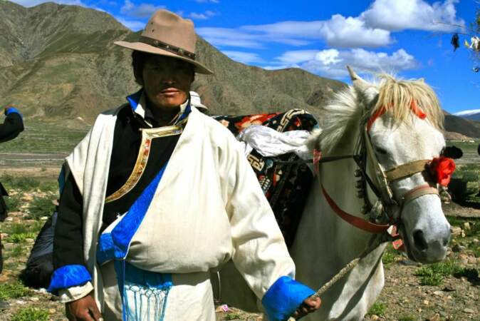 Photo prise à quelques kilomètres de Sakya, au Tibet par le GEOnaute : charles-louis