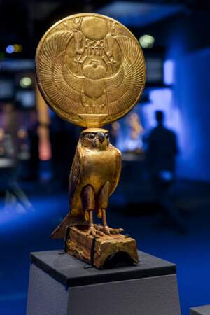 Figurine d’Horus sous les traits d’un faucon solaire