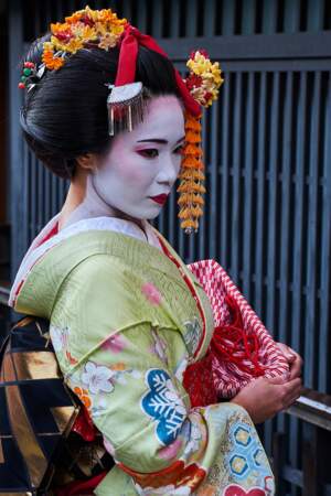 Une Geisha dans le district de Gion