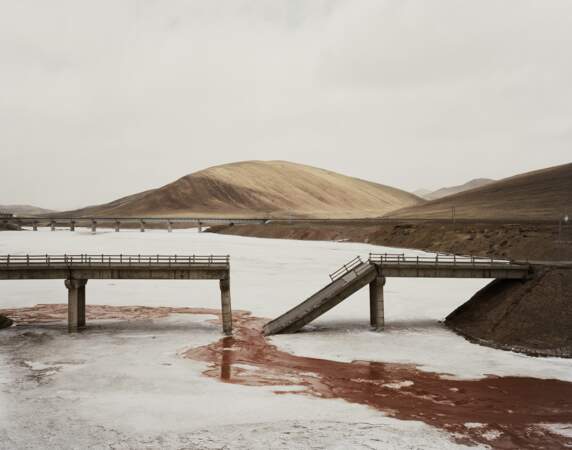 Pont en piteux état, province de Qinghai, série sur "Yangtze, The Long River", 2006-07