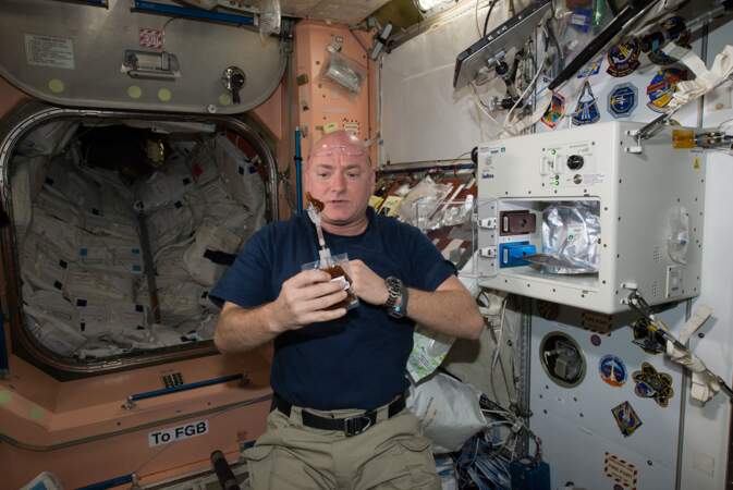 Voilà comment on prend le café dans l'espace