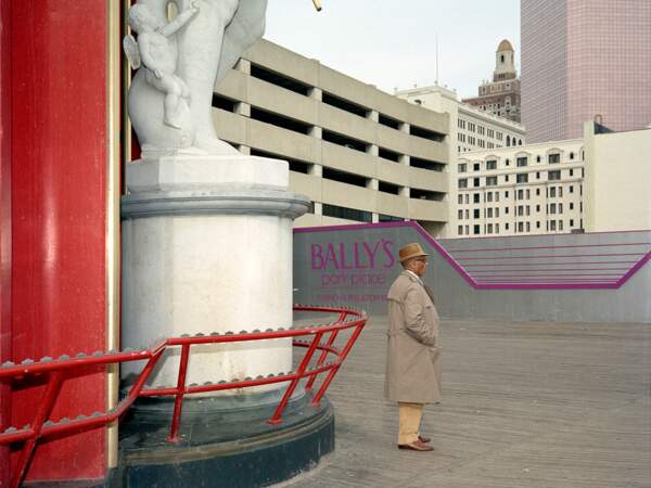 Homme en imperméable, Atlantic City, 1989