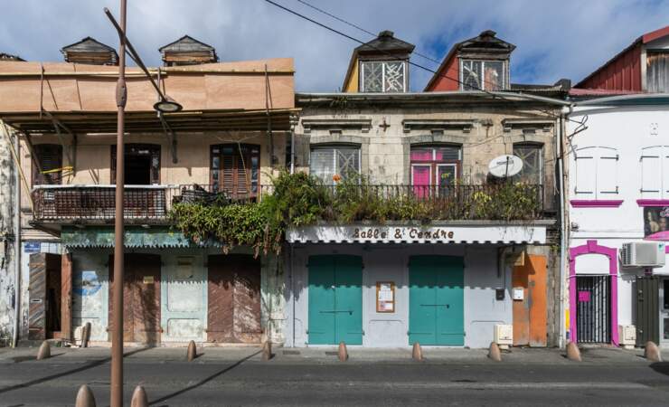 Les façades des rues Victor Hugo et Bouillé à Saint-Pierre, Martinique (972)
