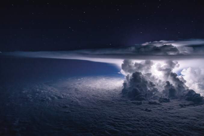 Mer de nuage au dessus de la ville de Panama