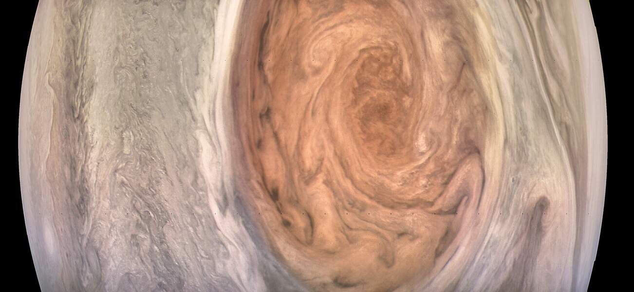La Grande Tache rouge de Jupiter, capturée Juno le 10 juillet 2017, est une tempête qui dure depuis des siècles