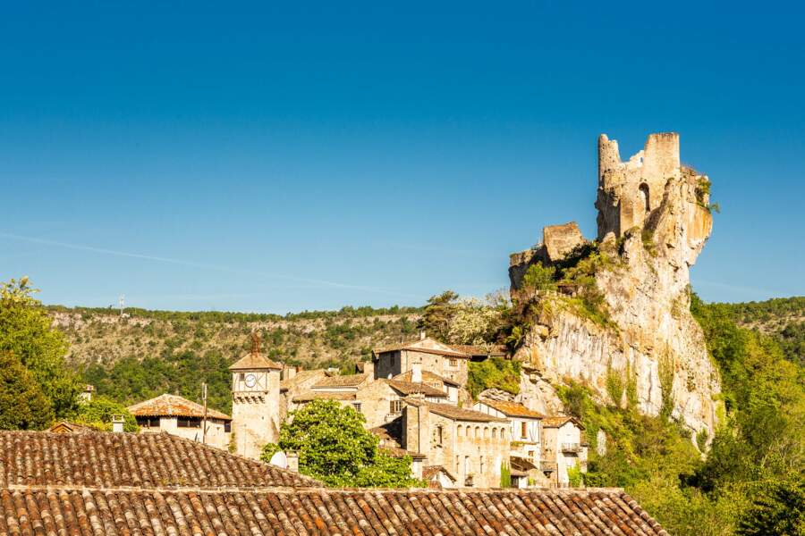 Le village de Penne (dans le Tarn) : son château, sa vieille ville...