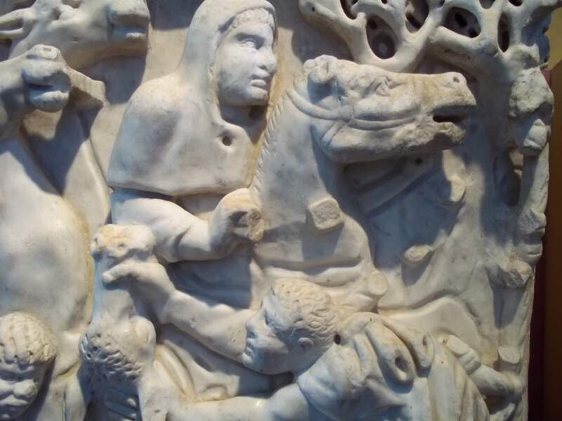 Découvrir le musée départemental de l’Arles antique