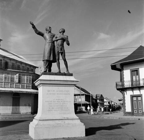  En 1896, une statue de Victor Schœlcher fut érigée à Cayenne