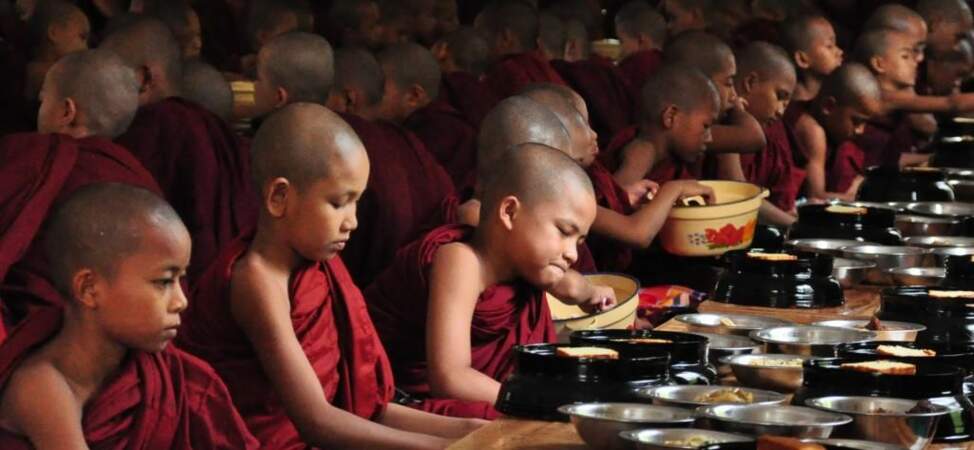 Jeunes moines bouddhistes en Birmanie (photo du GEOnaute christian.mathis)
