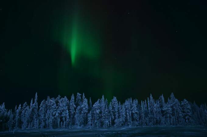 Aurore boréale près du lac d'Olos, en Laponie finlandaise