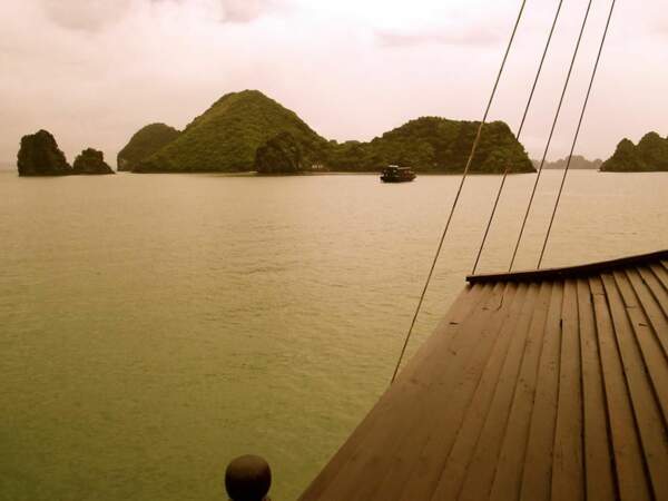 Baie d'Along, au Vietnam, par le GEOnaute lilyjo