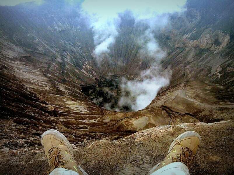 Photo prise dans le cratère du volcan Bromo (Indonésie), par wahranbordeaux