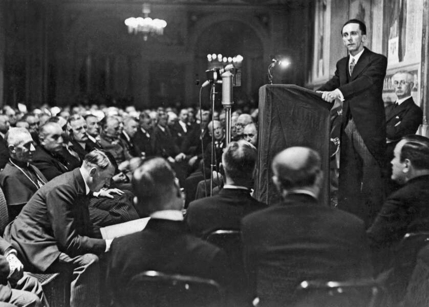 Joseph Goebbels, expert ès lavage de cerveaux (1897 - 1945)