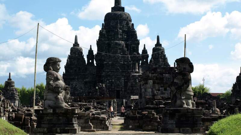 Le Temple de Borobudur, importante construction bouddhiste située dans le centre de l'île 