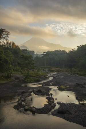 A Java, la vie sous la menace du Merapi