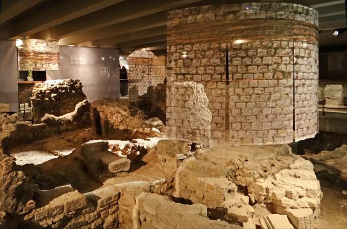 La Crypte archéologique de l'île de la Cité