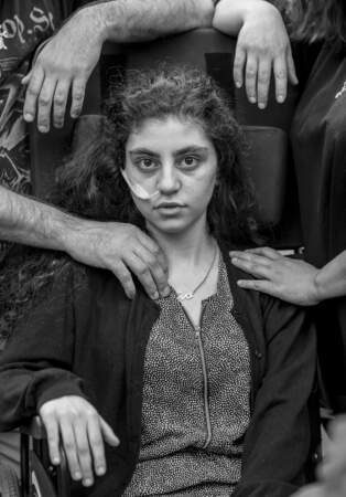 Une Arménienne de 15 ans sortie d'un état catatonique provoqué par le "syndrome de résignation" dans un centre d'accueil pour réfugiés à Podkowa Leśna, en Pologne - Catégories "Photo de l'année" et "Portraits" (image seule)