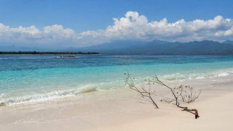 Sable blanc et eau turquoise : plage de rêve !