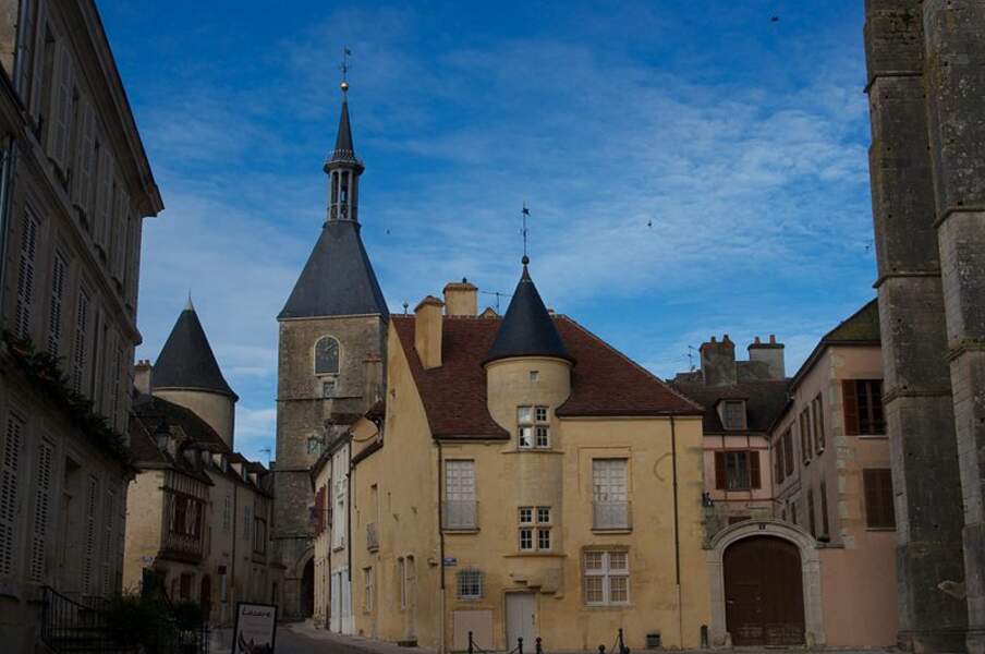 Tour de l'horloge (Yonne)