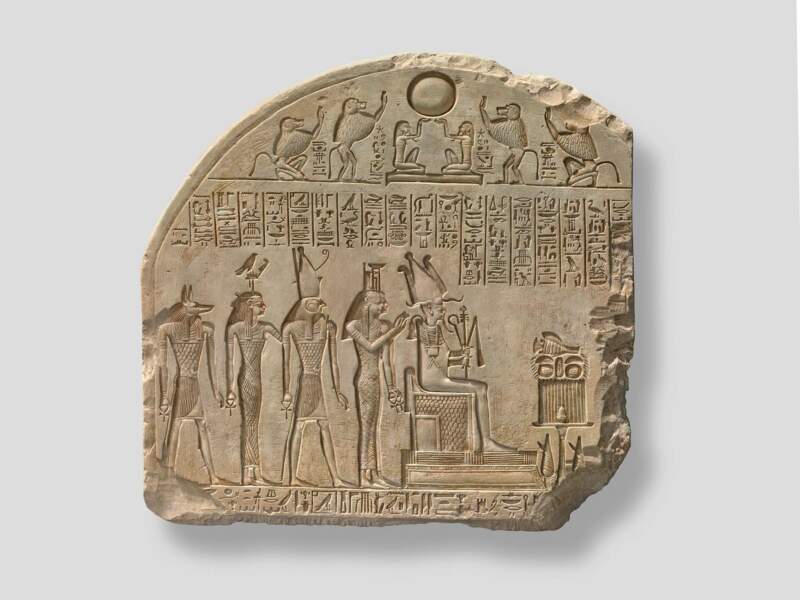 Fragment de stèle à Osiris et aux divinités associées 