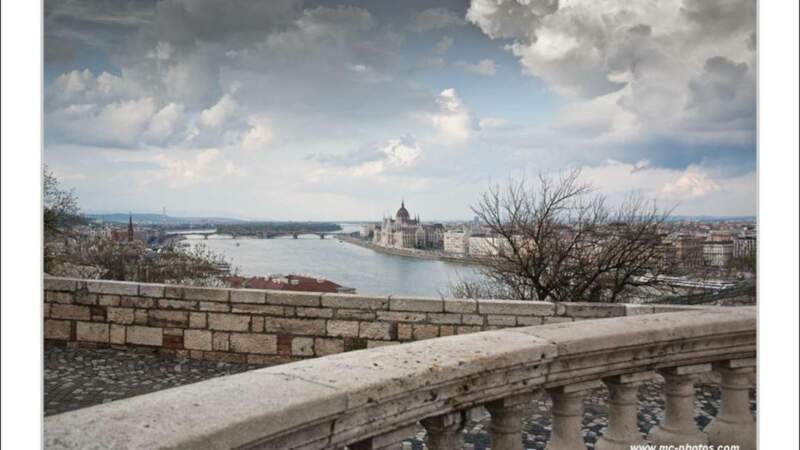 Vue sur le Danube et l'île Marguerite depuis Buda