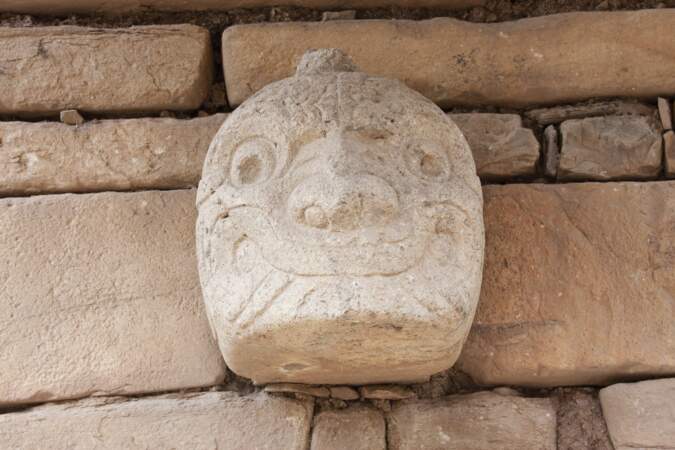 Aux racines du culte inca, les figures sacrées de la civilisation Chavin (1200 à 300 av. J.-C.)